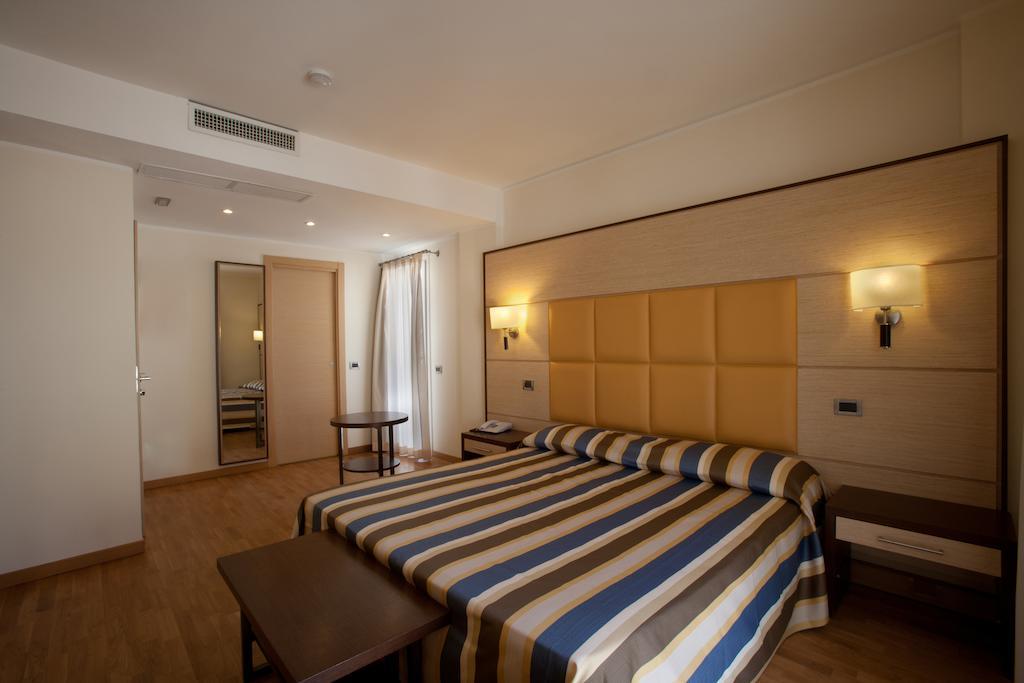 Virgilio Grand Hotel سبرلونغا المظهر الخارجي الصورة